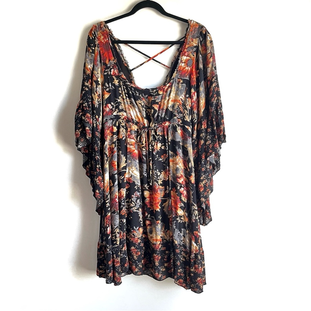 Free People Heart of Gold Midnight Garden
Combo Babydoll Dress Size Medium